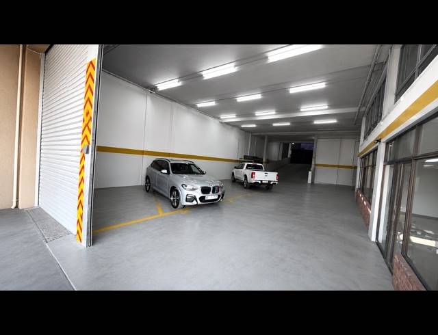 4,500M² BUILDING FOR SALE IN GREYVILLE
